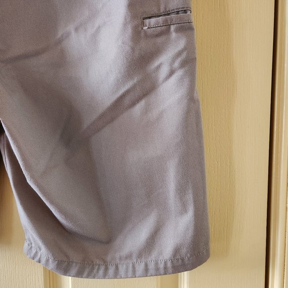 Volcom FRICKIN CHINO SHORT Men’s Khaki Shorts Size 36 waist, 10.5“ Inseam - Picture 9 of 11